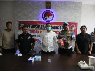 Polda Papua Barat Musnahkan Barang Bukti Narkotika Jenis Sabu Hasil Ungkap Kasus di Manokwari