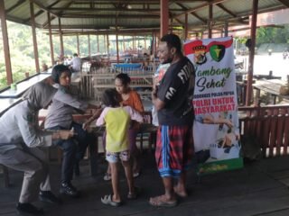 Biddokkes Polda Papua Gelar Sambang Sehat di Skyland Abepura