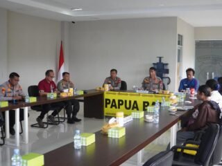 Polda Papua Barat Gelar Rapat Penjelasan Hasil Tim Pencarian Fakta Bersama Keluarga, Ombudsman Perwakilan Papua Barat dan Papua Barat Daya
