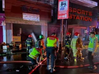 Polresta Cilacap Sigap Amankan Kebakaran Pusat Perbelanjaan, Evakuasi Warga Hingga Pengamanan Aset