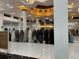 Pengamanan Sholat Tarawih di Masjid Al-Ihsan Polres Jayawijaya Berjalan Aman dan Kondusif