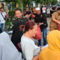 Tumbuhkan Semangat Berbagi, Dandim 1310/Bitung dan Wakil Walikota Bitung Turut Bagi-Bagi Takjil Bersama Komisi III DPR RI MDT
