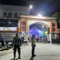 Personel Polres Sarmi Amankan Pelaksanaan Sholat Tarawih di Sejumlah Masjid