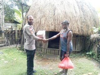 Polsek Asologaima Laksanakan Kryd Melalui Sambang Tokoh, Ciptakan Situasi Kamtibmas Kondusif