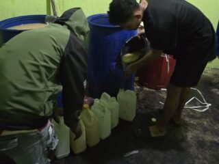 Tekan Peredaran Miras Ilegal, Sat Resnarkoba Polres Jayawijaya Amankan Lokasi Produksi Miras Lokal di Wamena